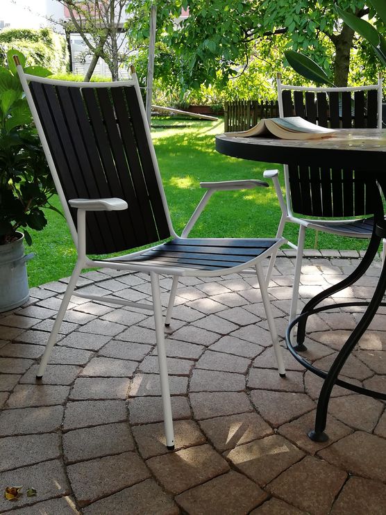 Alte Stühle neu aufgearbeitet. Alte Stühle neu aufgearbeitet.