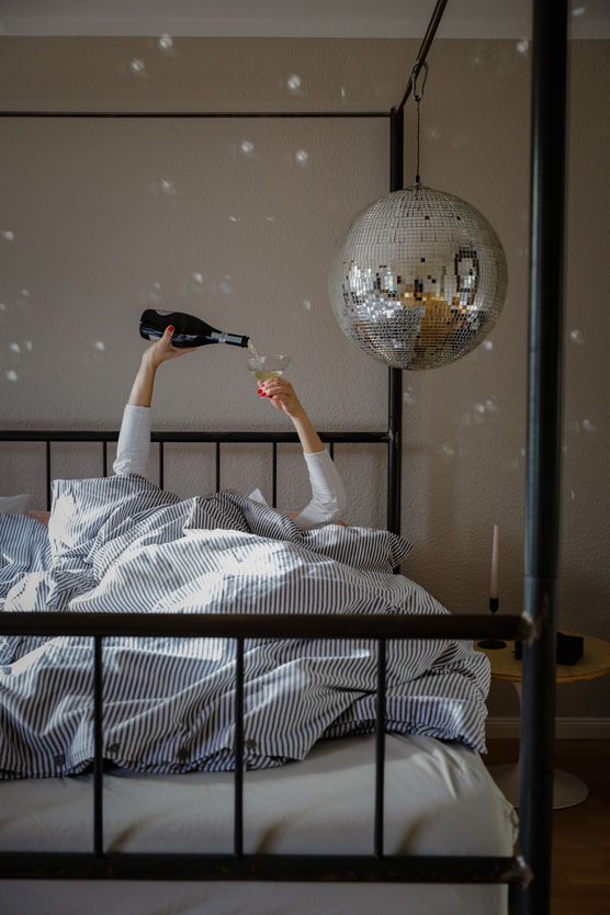 Champagner und Discokugel… 🍾🪩
Es Champagner und Discokugel… 🍾🪩
Es