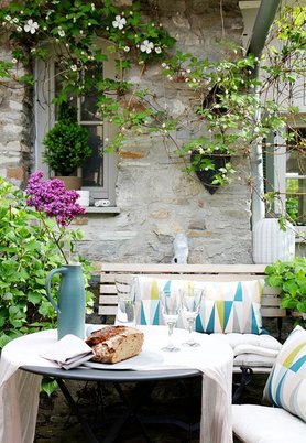 Frühsommer in Pastellfarben und Himmelblau: Der Mai auf SoLebIch