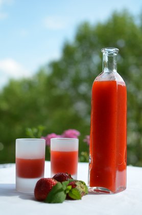 Püriert & beschwipst: Erdbeerlimes ganz einfach selber machen