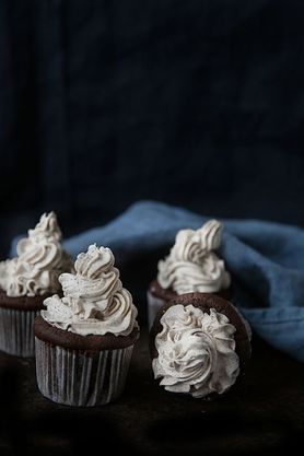 Mokka-Cupcakes mit süßem Vanille-Frosting von Houseno44