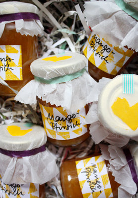 Jetzt ist Marmeladenzeit! Selbstgemachte Konfitüre in hübschen Gläsern