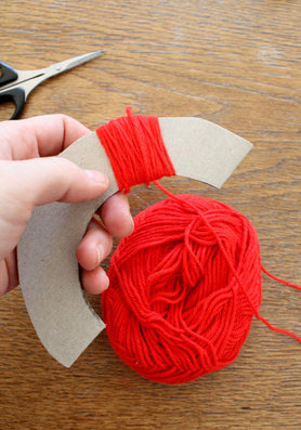 Bastelideen mit Wolle: Bommel selber machen