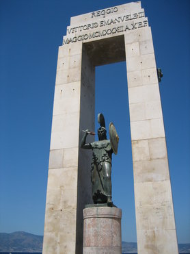 In Regio di Calabria an der Straße von Messina.