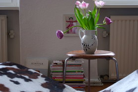 Lieblingsecke mit frischen Tulpen