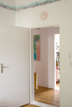 Neue Wanduhr im Esszimmer