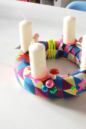 Adventskranz in bunt