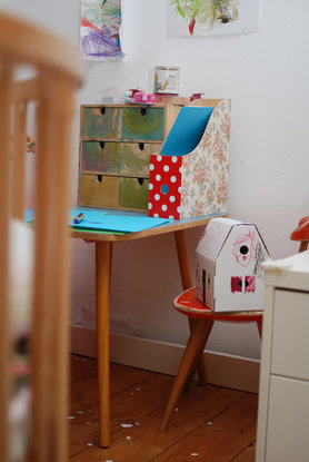 Beginnendes Chaos am Basteltisch