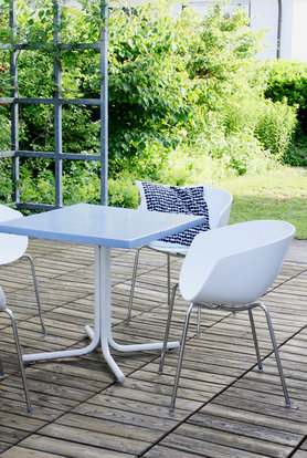 Unsere neuen Gartenstühle wurden gestern eingeweiht