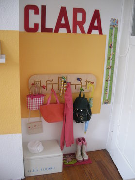 ... hinter der Tür im Kinderzimmer