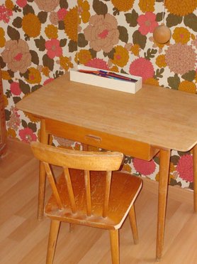 Alter Wisa Gloria Tisch mit Stuhl