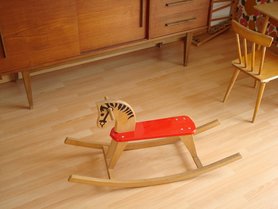 Altes Wisa Gloria Schauckelpferd