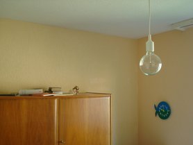 Muuto Lampe mit George Nelson Uhr