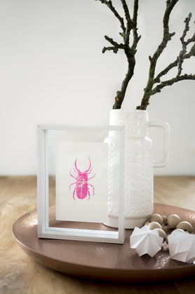 Neon Käfer mit Apfeläste