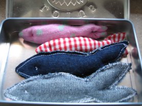 Fische aus Stoff- und Jeansreste