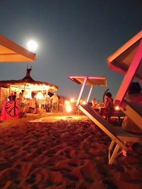 Urlaubserinnerungen...Strandbar und Vollmond