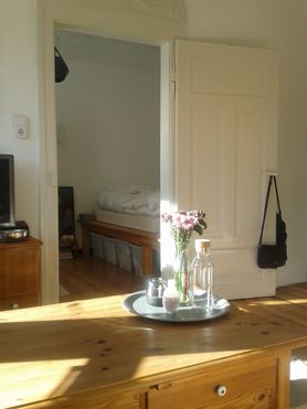 Wohnungsputz mit Sonnenstrahlen