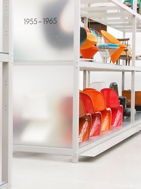 Aufgereiht im Vitra Schaudepot