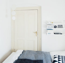 Schlafzimmer mit Mobile