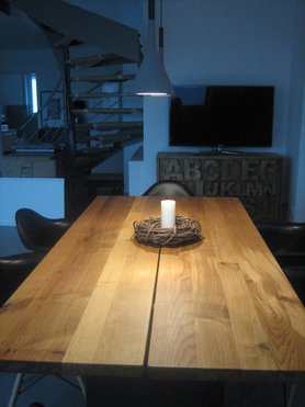 neuer Esstisch und Alphabet Kommode