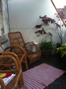 Abendbalkon mit neuen Stühlen