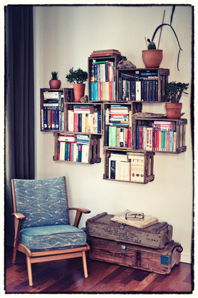 Weinkisten-Bücherregal