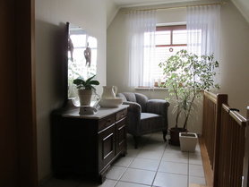 Unser Flur mit einem alten Waschtisch - Frisierkommode