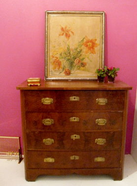 Kommode + Tulpenbild