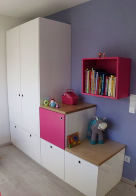 Ansicht Kleiderschrank und Schubladen-Elemente