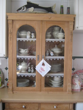 Weichholzschrank in unserer Küche