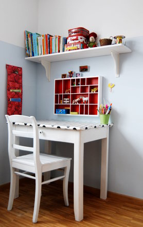 Schreibtischecke aufgeräumt