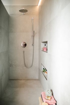 Begehbare Dusche
Wisst dir was