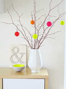 Neon trifft auf den Nagel