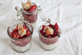 Milchreis mit Rhabarber und Erdbeeren, erfrischend lecker