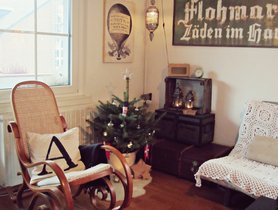 Gemütlich am Mini-Baum...