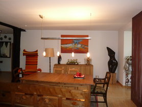 Unser Essplatz... viel Platz für Freunde, der Tisch ist ausziehbar ;-))