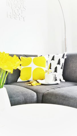 {Auf der Couch gelandet...}