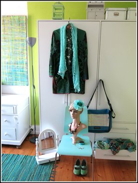 Weisser Kleiderschrank als Neuanschaffung.