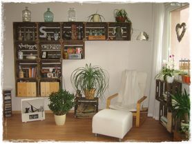 Regal aus alten Obstkisten