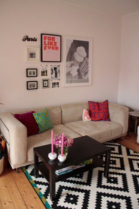 Wohnzimmer mit neuem Teppich