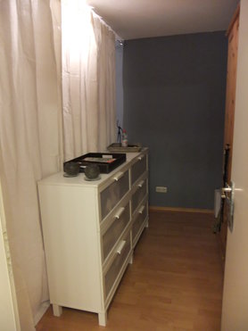 Umkleideabteil im Schlafzimmer