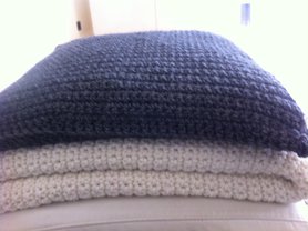 Noch flott ein Kissen dazu gehäkelt ...