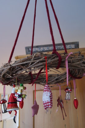 Weihnachtlicher Clematiskranz