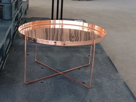 ... Tisch in Kupfer
