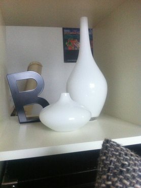 neue weiße Vasen