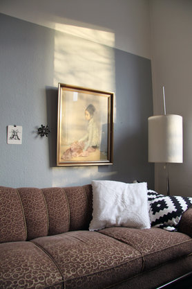 sir gerald kelly über dem sofa