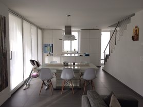 Esszimmer und offene Küche