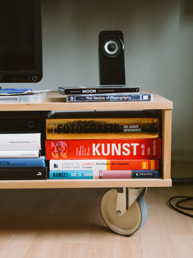 rollbarer Fernsehtisch von Ikea