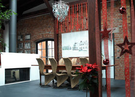 Wohnzimmer mit Weihnachtsdeko