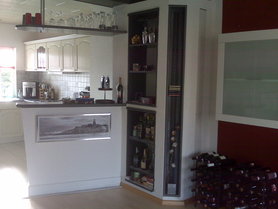 Bar neben der Küche